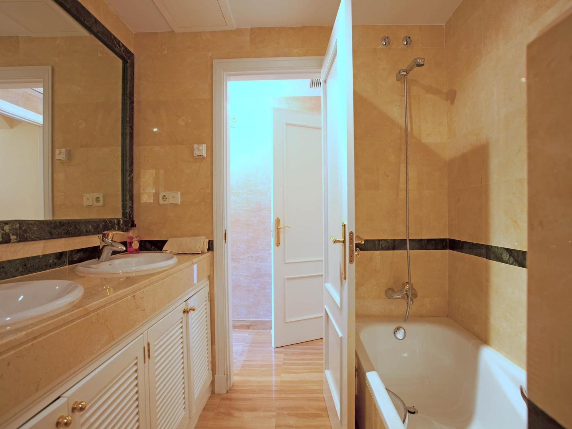Apartment Charming With Pool